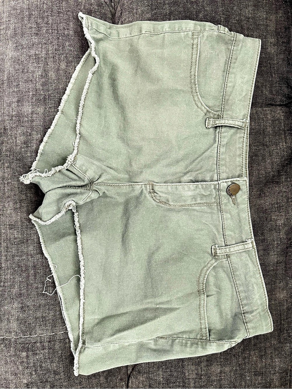 Women's Cargo Shorts in Green